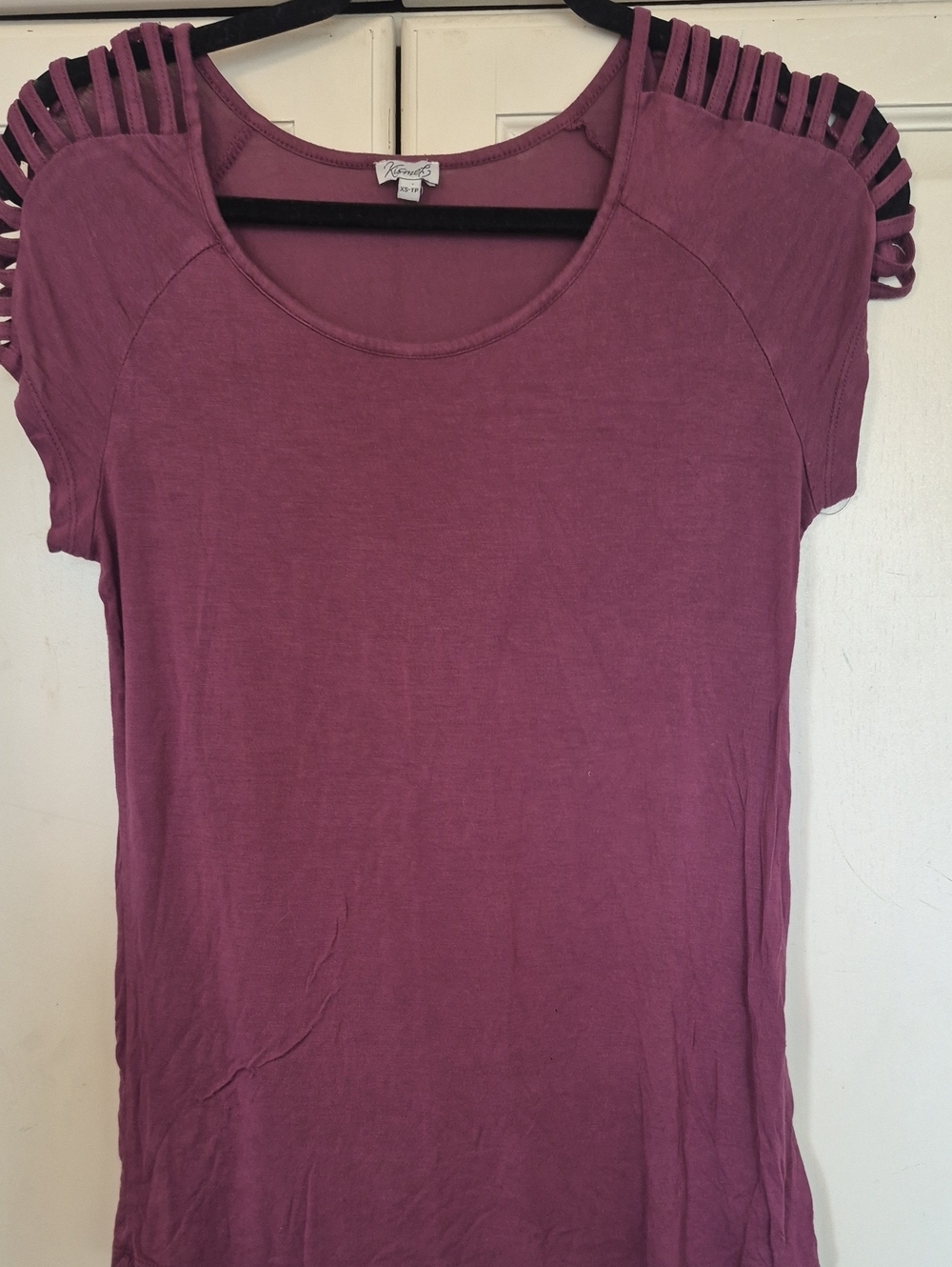 Women’s Cutout Shoulder Tee - Mauve